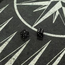 Кубики зарики 1 см из черного обсидиана 2 шт