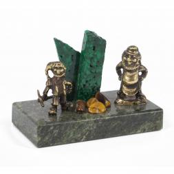 Статуэтка "Гномы рудокопы" бронза змеевик малахит