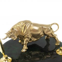 Статуэтка "Бык" из бронзы и нефрита 13,5х13,5х22,5 см