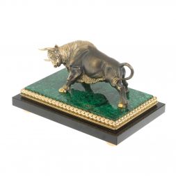 Бронзовая статуэтка "Бык" на подставке из малахита цвет патина