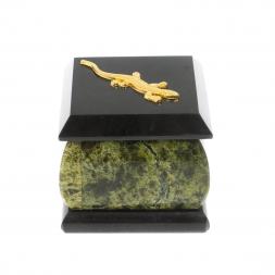 Шкатулка с ящерицей из змеевика 6х6х6,5 см