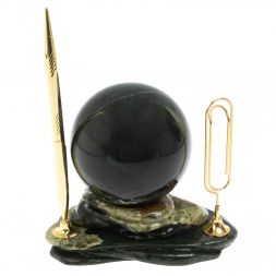 Композиция из змеевика "Ящерица на скале" шар 9,5 см