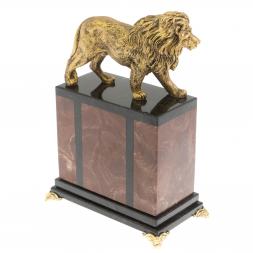 Настольные часы из камня "Гордый лев" лемезит