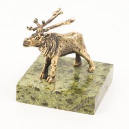 Статуэтка "Олень" из бронзы и змеевика