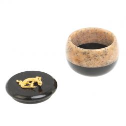 Шкатулка круглая из розового мрамора и черного змеевика 7х7х6 см