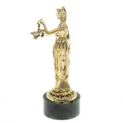 Статуэтка "Фемида" на подставке из нефрита 5,5х5,5х16 см