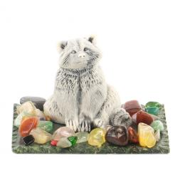 Сувенир "Енот сидит" из мрамолита