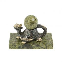 Статуэтка из бронзы "Змея у пня" с шаром змеевик