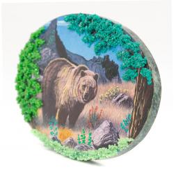 Картина из камня на подставке "Медведь в горах"