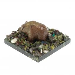 Сувенир "Мишка у камня" змеевик