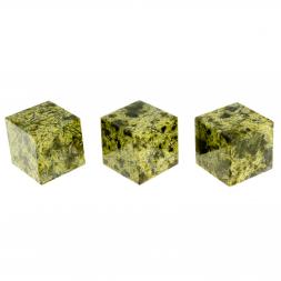 Кубик камень светло-зеленый змеевик 22 мм
