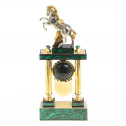 Каминные часы "Конь на дыбах" из малахита Златоуст