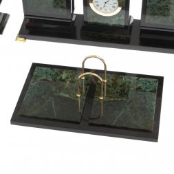 Письменный прибор "Лев" из нефрита на ножках