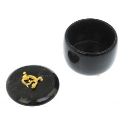 Шкатулка круглая "Ящерица" из черного змеевика 8х8х7,5 см