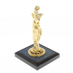 Статуэтка "Фемида" на подставке из лазурита