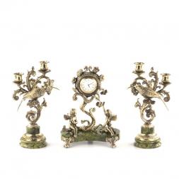 Каминные часы с канделябрами "Колибри" из бронзы и змеевика