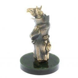 Статуэтка из бронзы "Конь в пальто" из нефрита