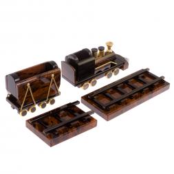 Паровоз с вагоном из обсидиана