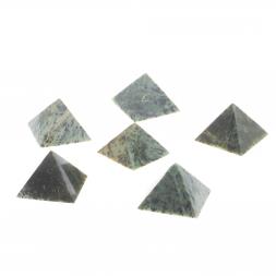 Пирамида из нефрита 7х7х5 см
