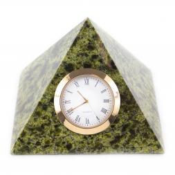 Настольные часы "Пирамида" из камня змеевик 10х10х8 см