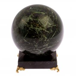 Шар из нефрита 12 см на каменной подставке