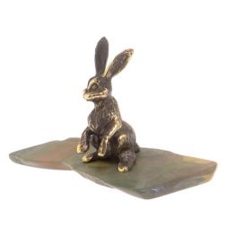 Сувенир из бронзы на подставке из яшмы "Зайчик"